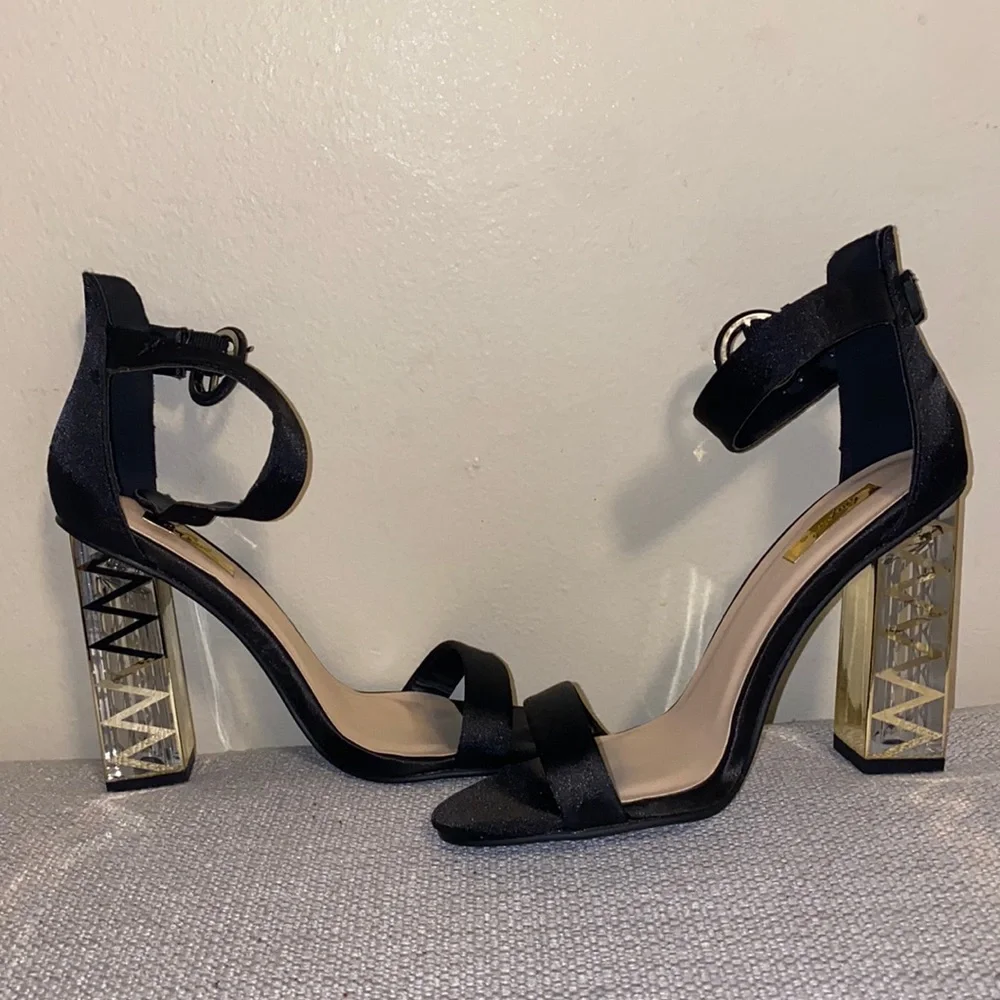 Black & gold heels - Picture 1 of 3